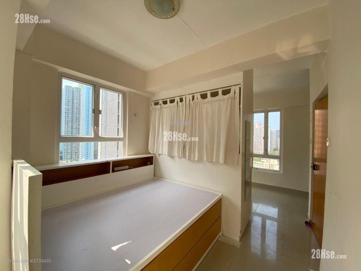 Lee Ga Building Sell 1 Bedroom , 1 Bathroom 300 ft²