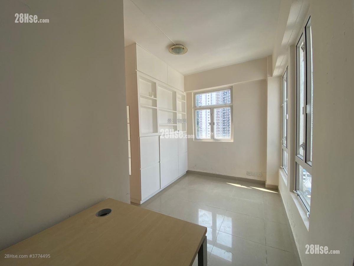 Lee Ga Building Sell 1 Bedroom , 1 Bathroom 300 ft²