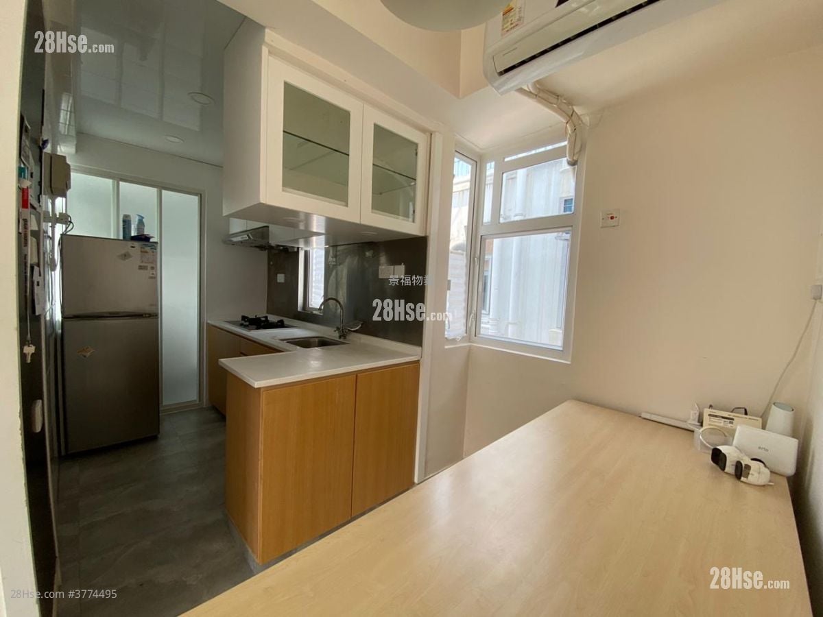 Lee Ga Building Sell 1 Bedroom , 1 Bathroom 300 ft²