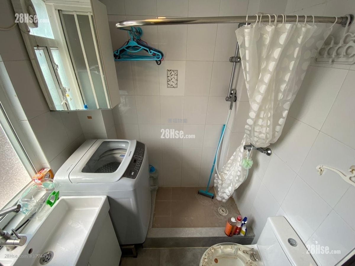 Lee Ga Building Sell 1 Bedroom , 1 Bathroom 300 ft²