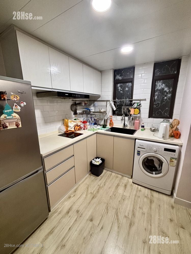 Kam Tong Building Sell 3 Bedrooms , 2 Bathrooms 640 ft²