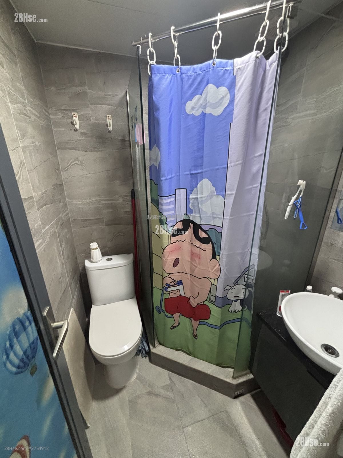 Kam Tong Building Sell 3 Bedrooms , 2 Bathrooms 640 ft²