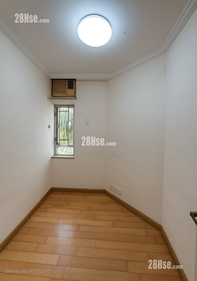 South Horizons Sell 4 Bedrooms , 2 Bathrooms 888 ft²