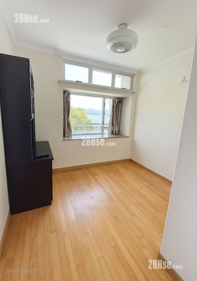 South Horizons Sell 4 Bedrooms , 2 Bathrooms 888 ft²