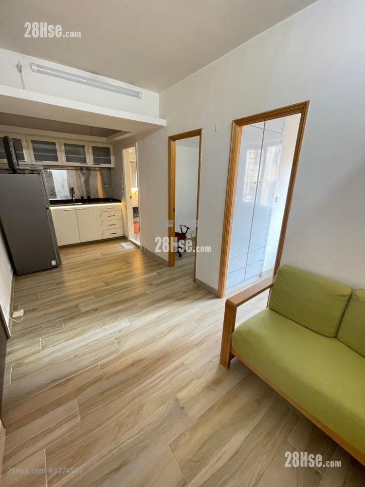 Sang On Building Rental 2 Bedrooms , 1 Bathroom 309 ft²