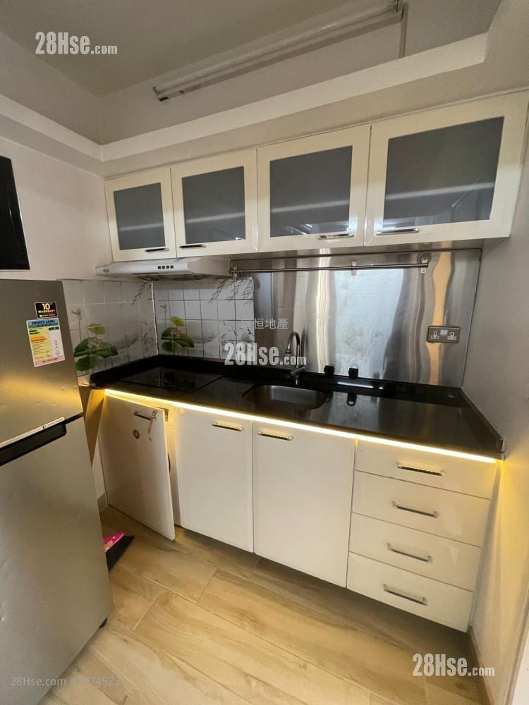 Sang On Building Rental 2 Bedrooms , 1 Bathroom 309 ft²