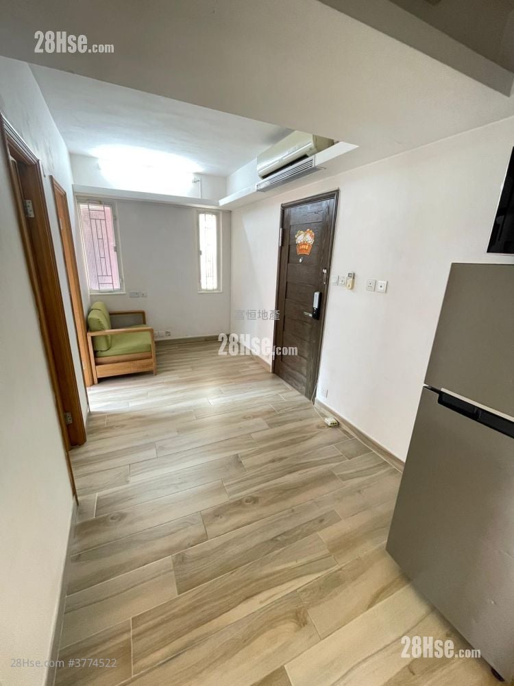 Sang On Building Rental 2 Bedrooms , 1 Bathroom 309 ft²