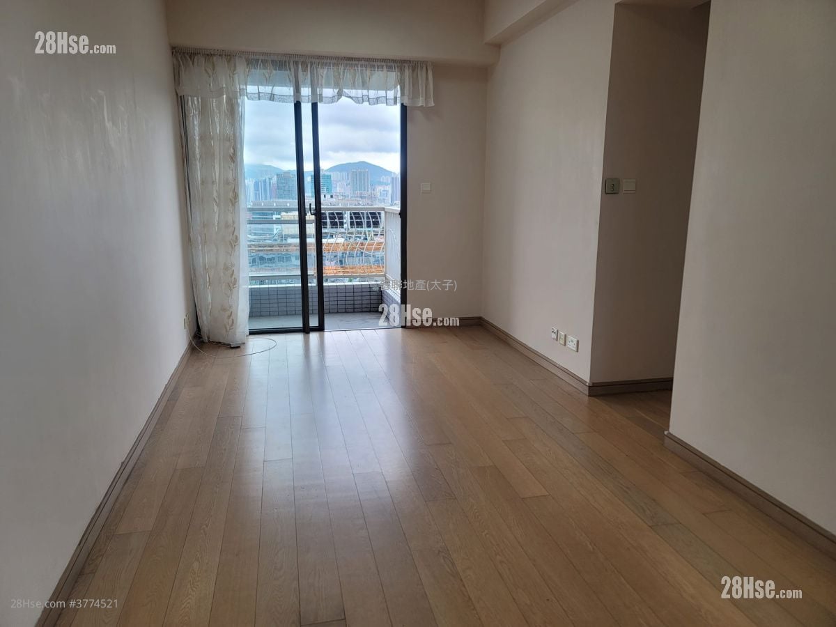 Cite 33 Sell 3 Bedrooms , 2 Bathrooms 677 ft²