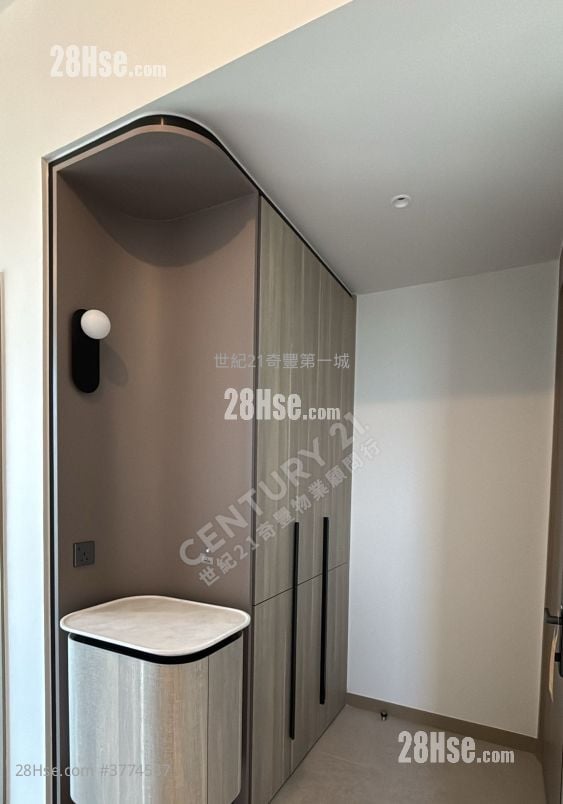 Sierra Sea 售盘 3 房 , 1 浴室 531 平方尺