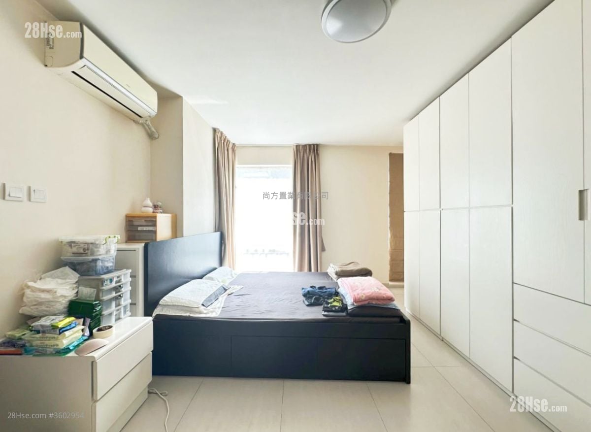 村屋 售盘 4 房 , 5+ 浴室 2,100 平方尺