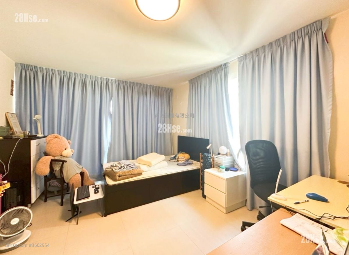 村屋 售盘 4 房 , 5+ 浴室 2,100 平方尺