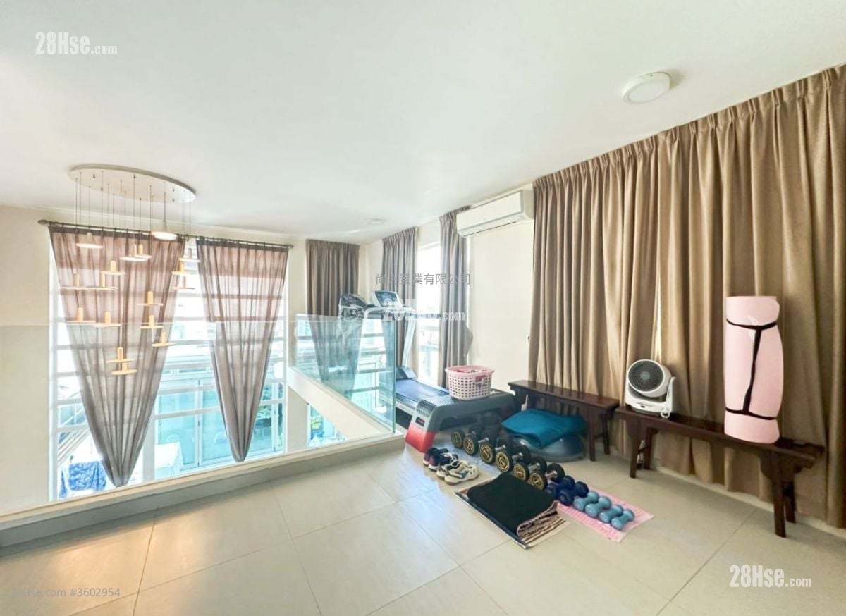 村屋 售盘 4 房 , 5+ 浴室 2,100 平方尺