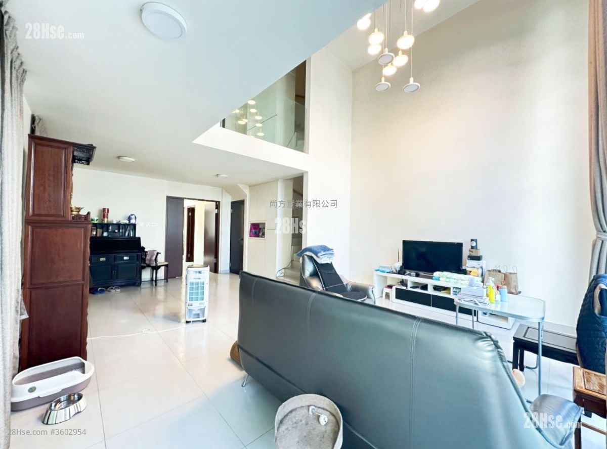 村屋 售盘 4 房 , 5+ 浴室 2,100 平方尺