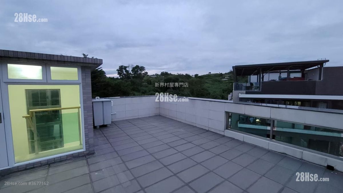 Village Sell 5+ Bedrooms , 5+ Bathrooms 2,100 ft²