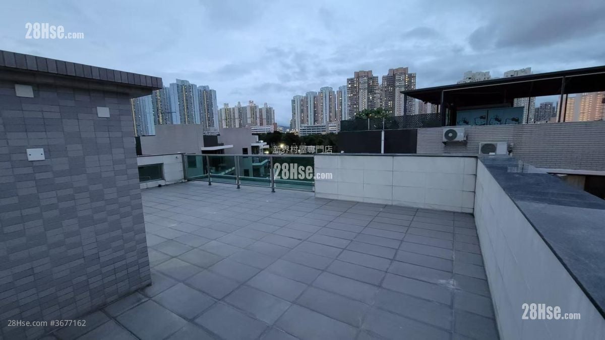 Village Sell 5+ Bedrooms , 5+ Bathrooms 2,100 ft²