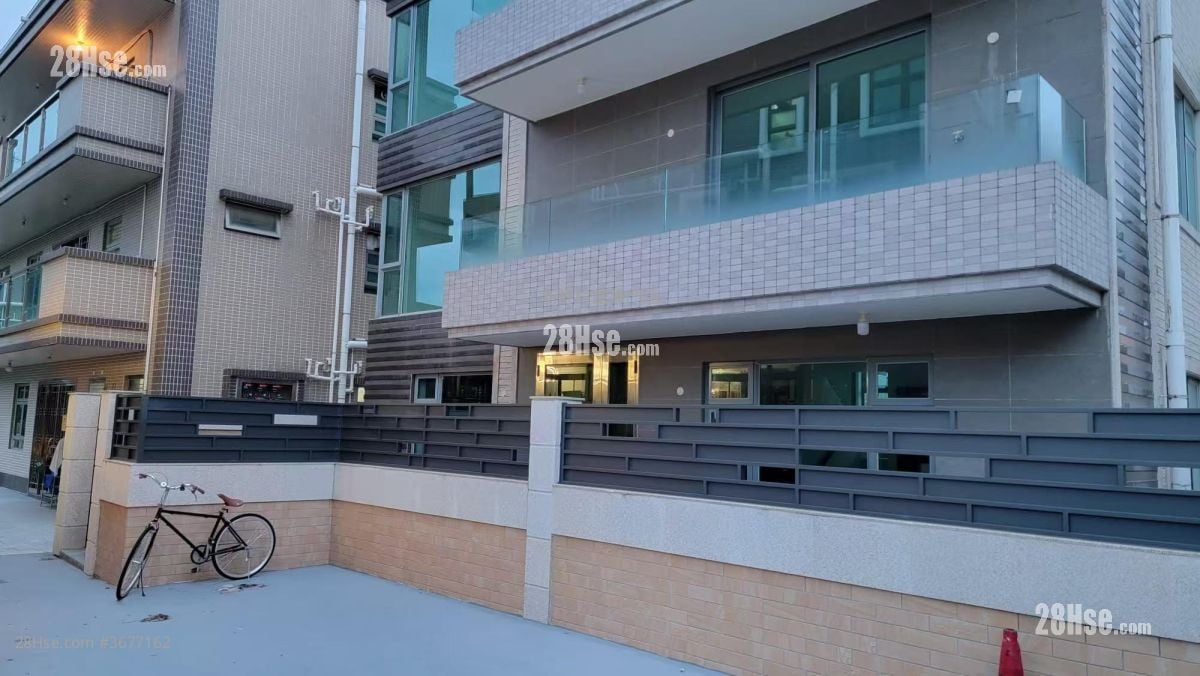 Village Sell 5+ Bedrooms , 5+ Bathrooms 2,100 ft²