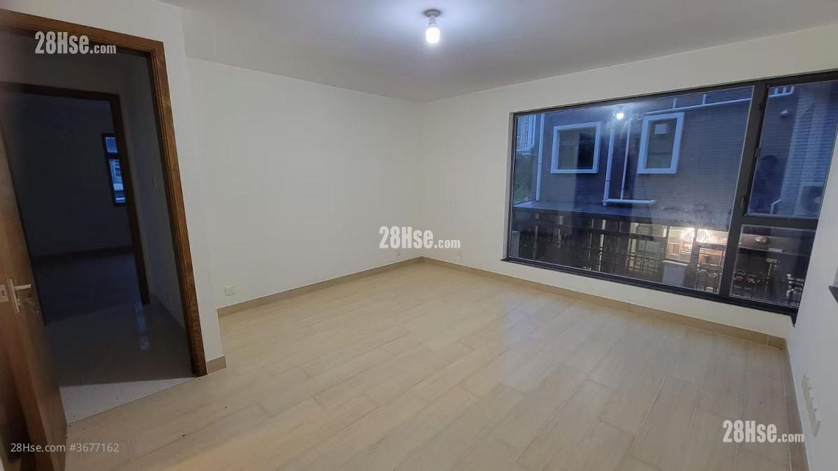 Village Sell 5+ Bedrooms , 5+ Bathrooms 2,100 ft²