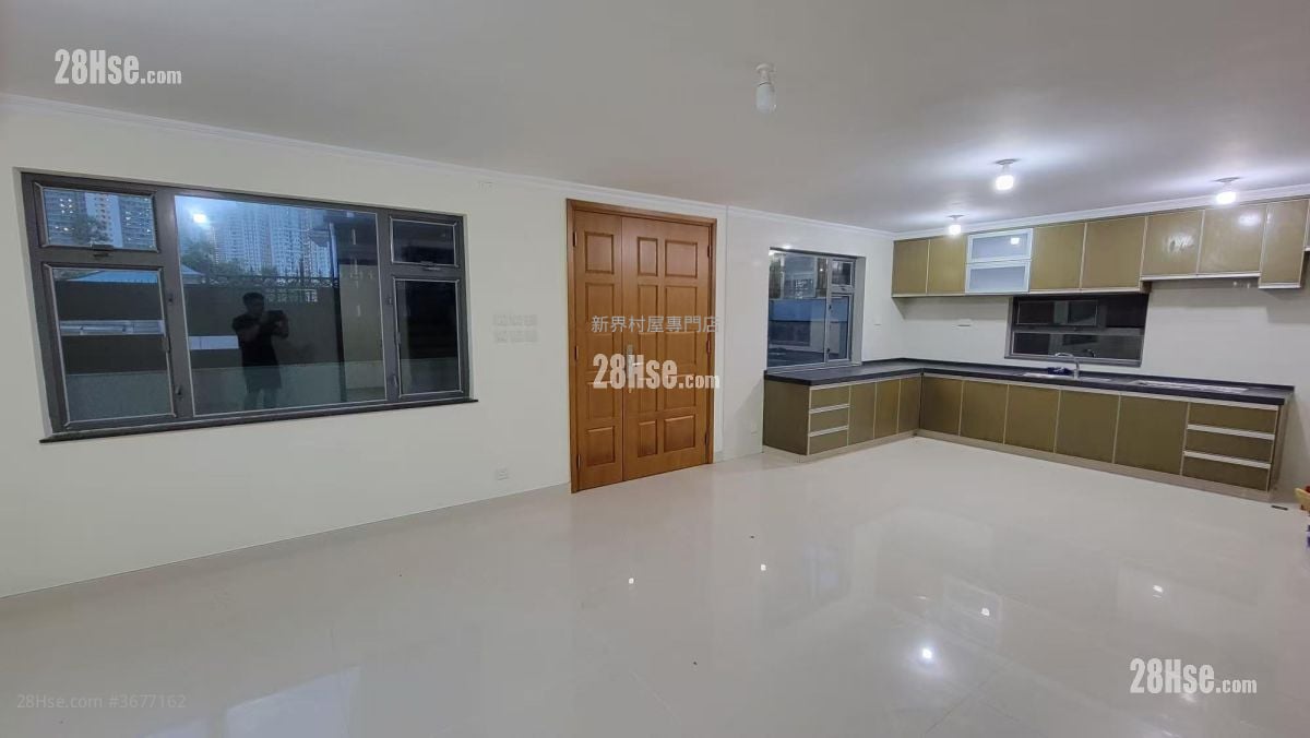 Village Sell 5+ Bedrooms , 5+ Bathrooms 2,100 ft²