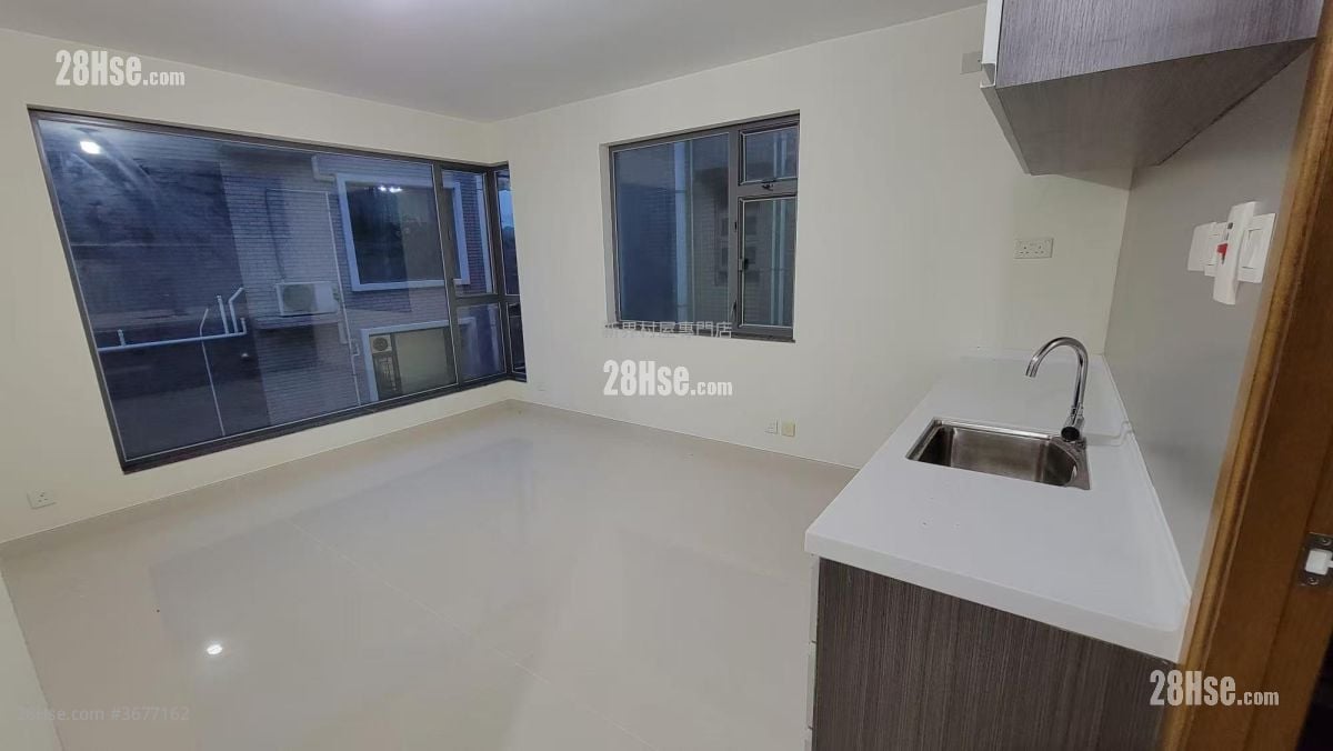 Village Sell 5+ Bedrooms , 5+ Bathrooms 2,100 ft²