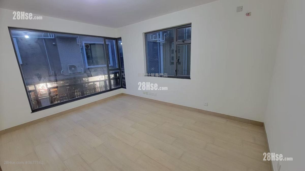 Village Sell 5+ Bedrooms , 5+ Bathrooms 2,100 ft²