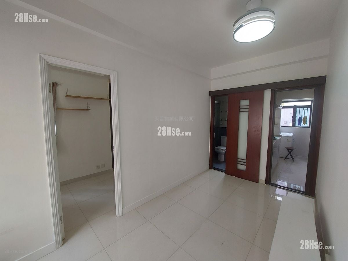 Tak Yue Mansion Sell 1 Bedroom , 1 Bathroom 315 ft²