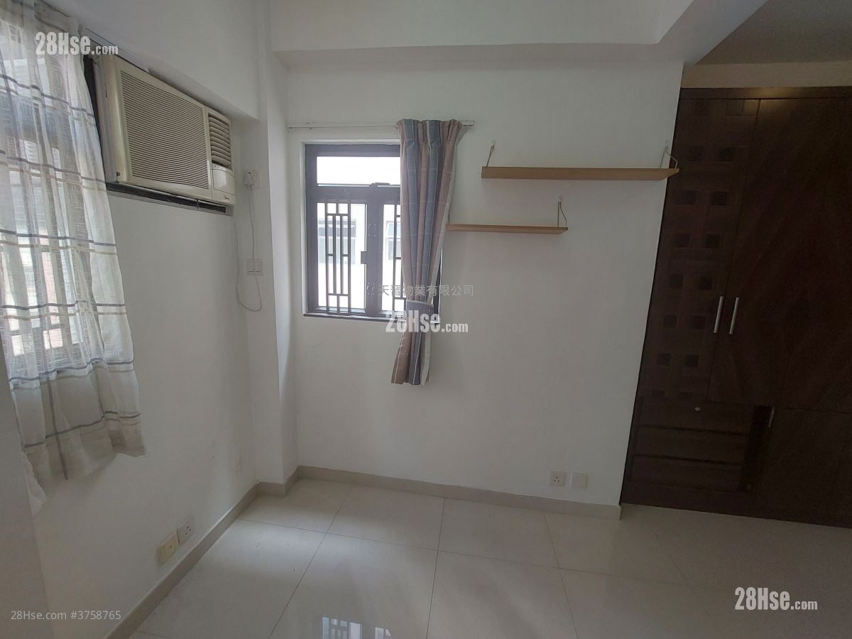 Tak Yue Mansion Sell 1 Bedroom , 1 Bathroom 315 ft²
