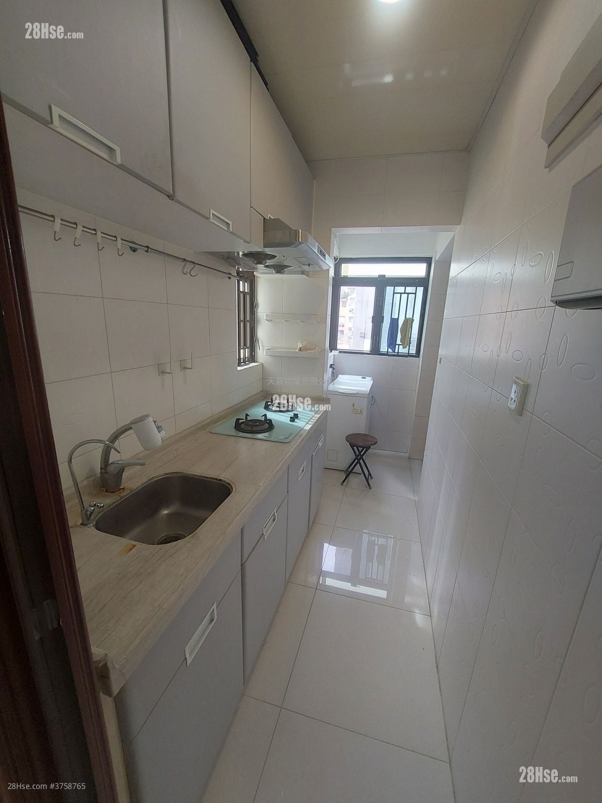 Tak Yue Mansion Sell 1 Bedroom , 1 Bathroom 315 ft²