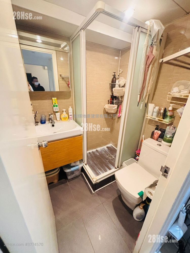 Kui Shing Building Sell 3 Bedrooms , 1 Bathroom 352 ft²