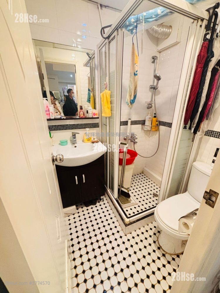 Kui Shing Building Sell 3 Bedrooms , 1 Bathroom 352 ft²