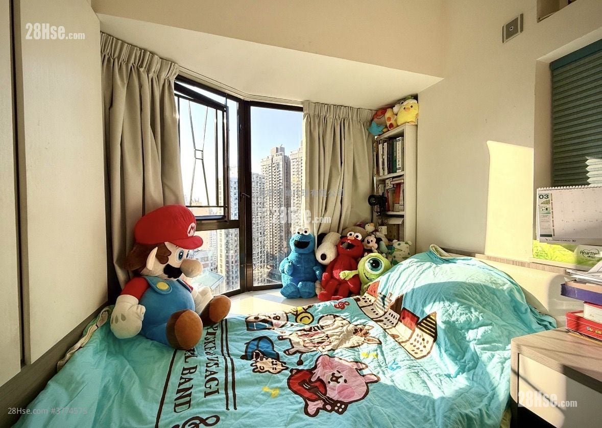 Euston Court Sell 3 Bedrooms , 2 Bathrooms 790 ft²