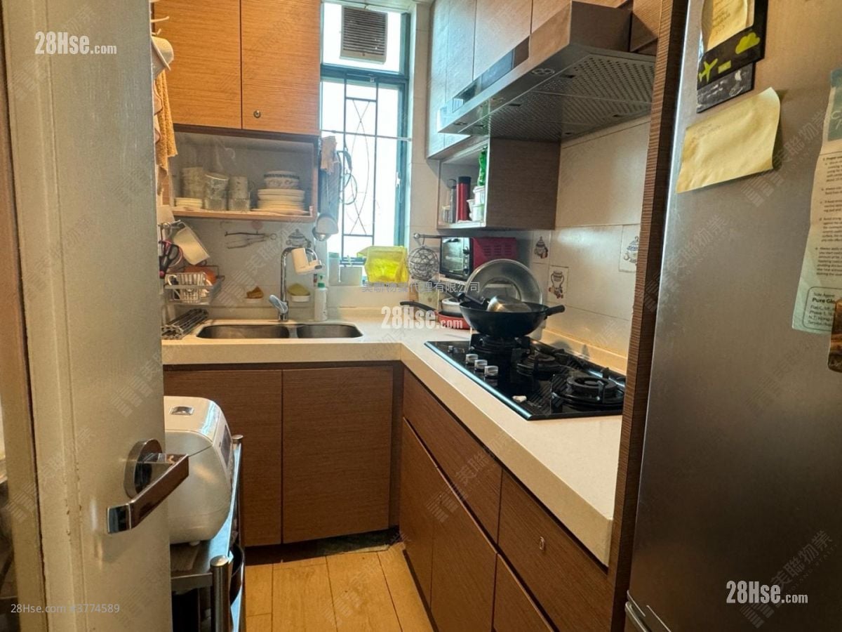 Belchers Hill Sell 3 Bedrooms , 2 Bathrooms 712 ft²