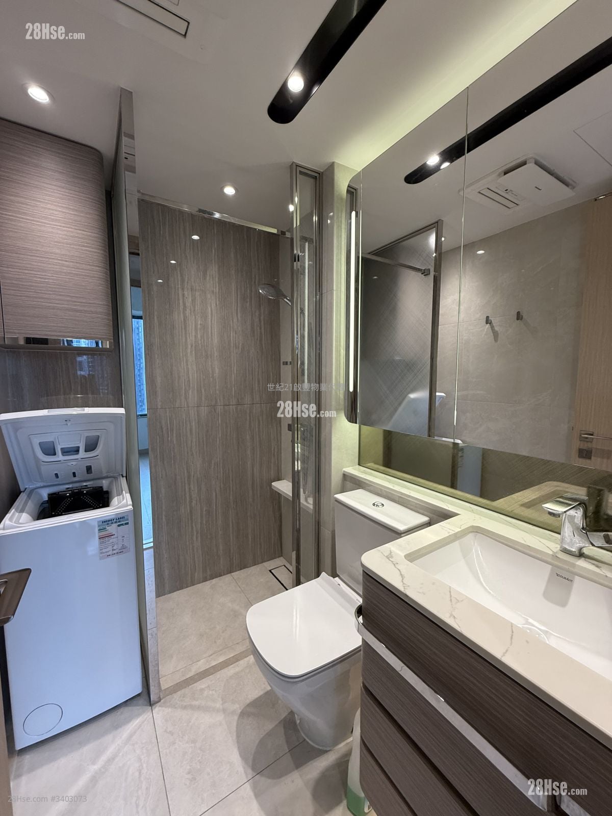 K. Summit Sell 2 Bedrooms , 1 Bathroom 466 ft²