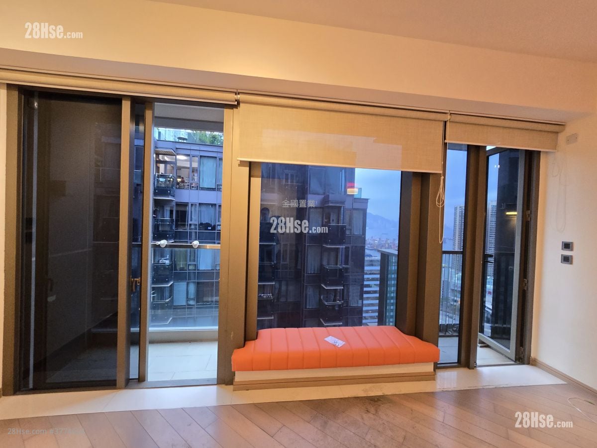 奥城西岸 售盘 4 房 , 3 浴室 716 平方尺