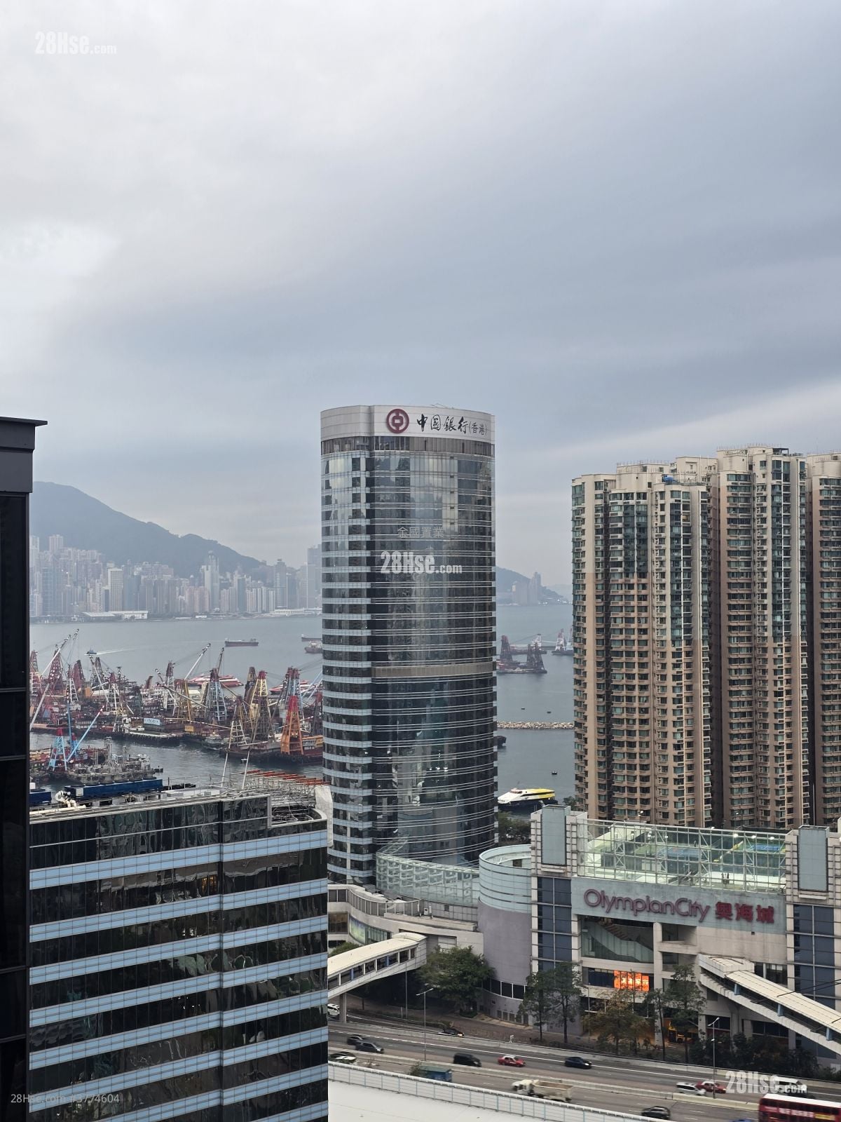 奥城西岸 售盘 4 房 , 3 浴室 716 平方尺