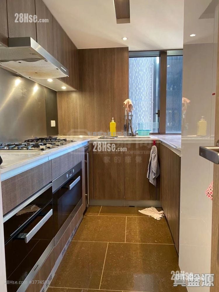 Island Garden Sell 4 Bedrooms , 3 Bathrooms 1,188 ft²