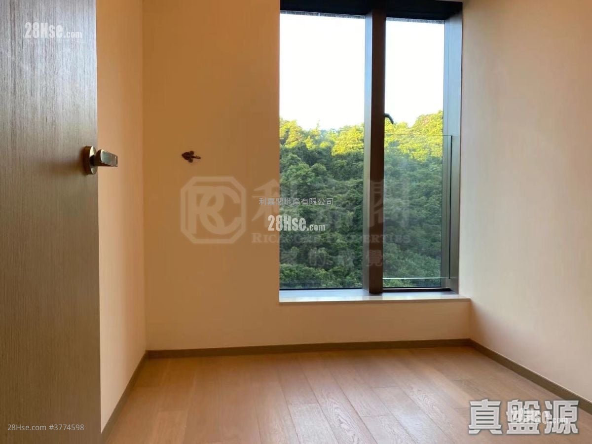 Island Garden Sell 4 Bedrooms , 3 Bathrooms 1,188 ft²