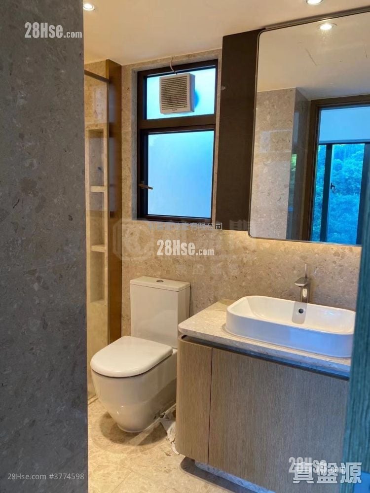 Island Garden Sell 4 Bedrooms , 3 Bathrooms 1,188 ft²