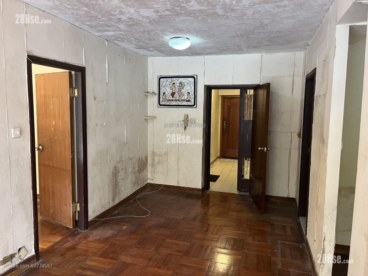 薄扶林花园 售盘 2 房 , 1 浴室 466 平方尺