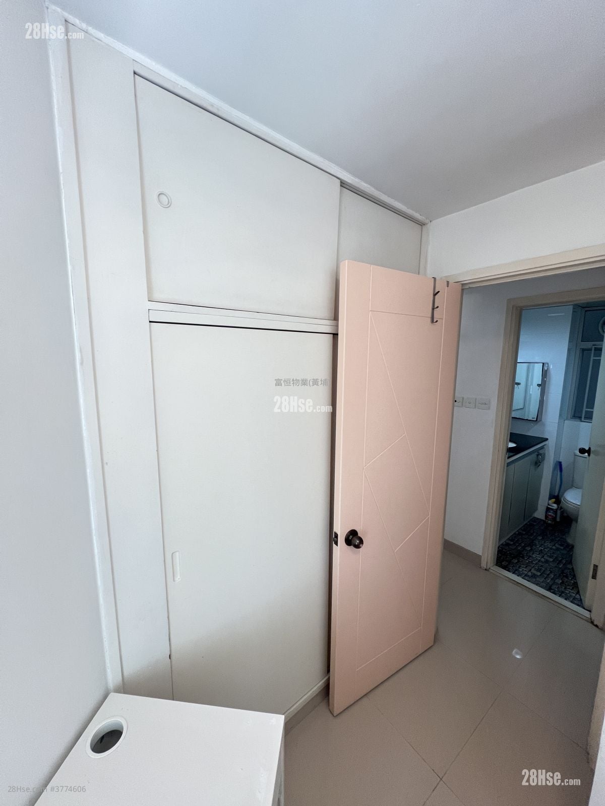 Whampoa Garden Rental 2 Bedrooms , 1 Bathroom 470 ft²