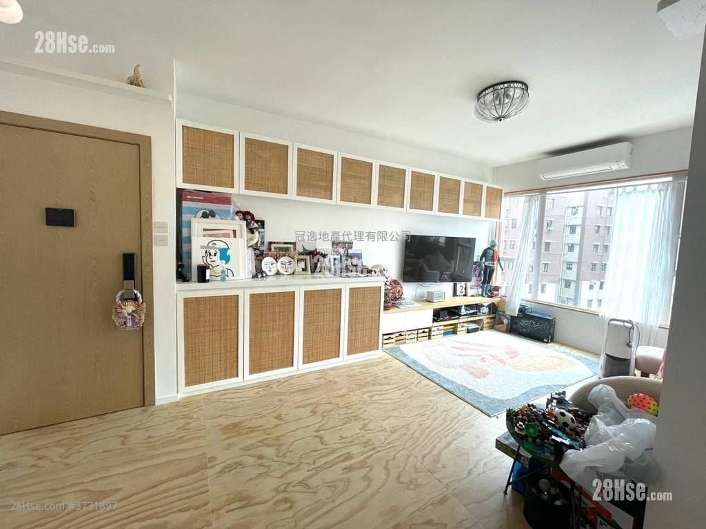 Coral Court Sell 2 Bedrooms , 2 Bathrooms 877 ft²
