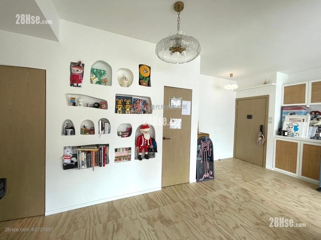 Coral Court Sell 2 Bedrooms , 2 Bathrooms 877 ft²