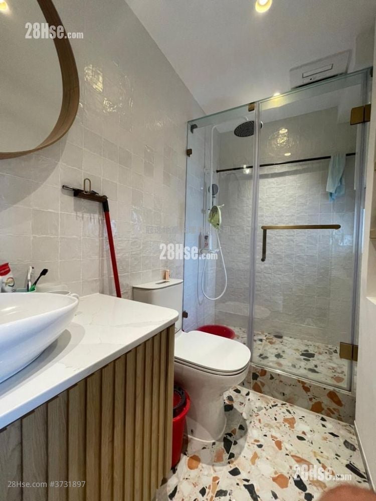 Coral Court Sell 2 Bedrooms , 2 Bathrooms 877 ft²