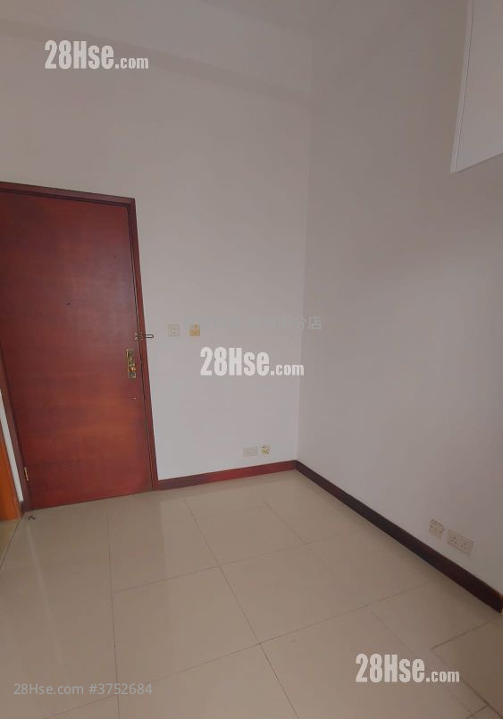 One New York 售盘 1 房 , 1 浴室 240 平方尺