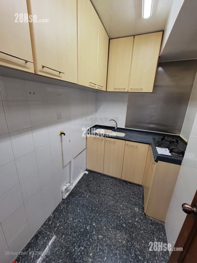 富豪花园 售盘 3 房 , 1 浴室 560 平方尺