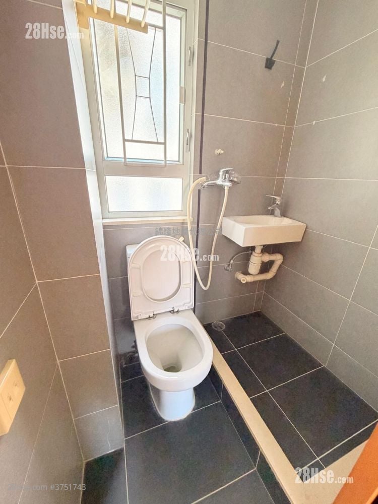 富安大廈 租盤 2 房 , 1 浴室 352 平方呎