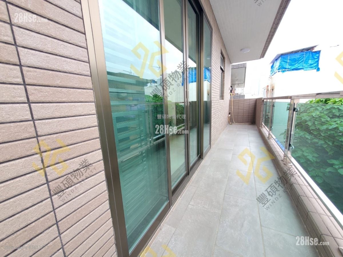 Village Rental 3 Bedrooms , 2 Bathrooms 700 ft²