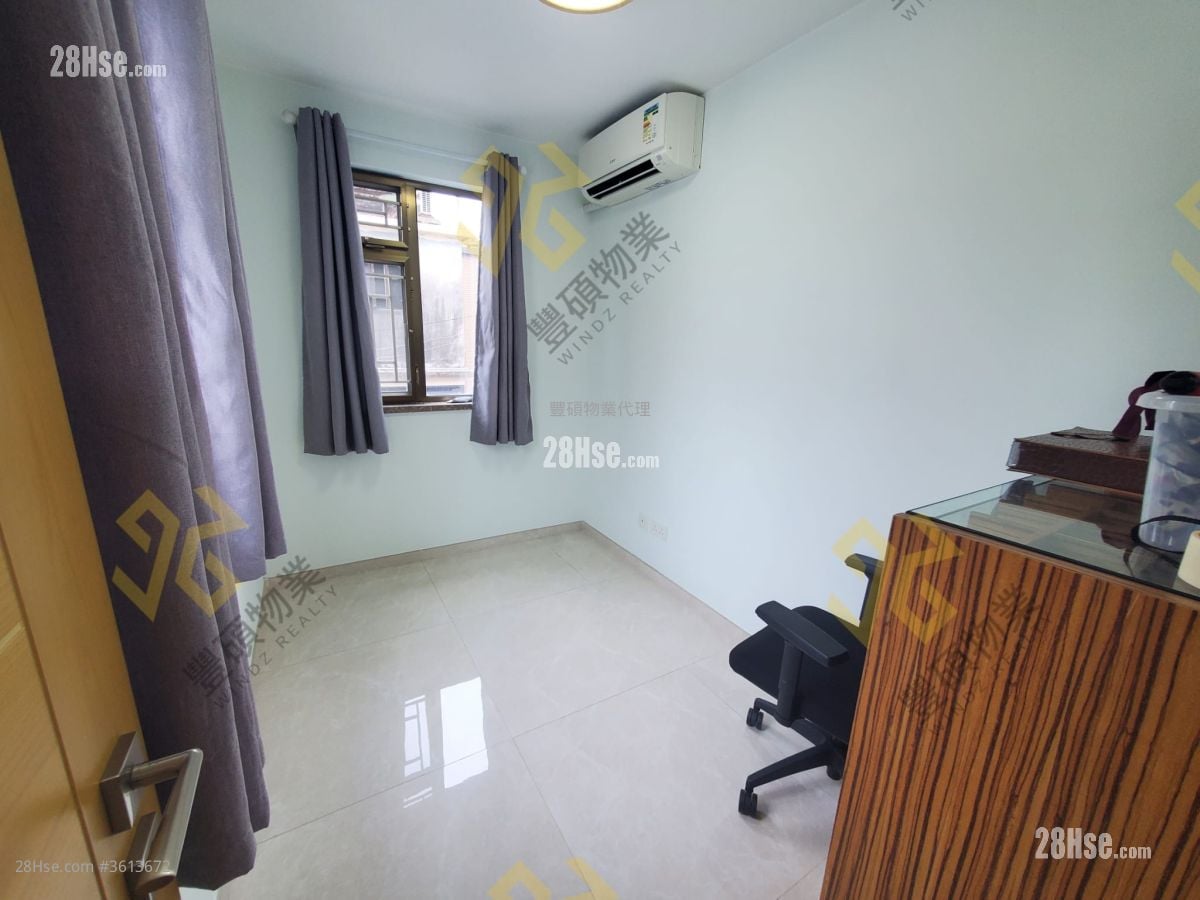 Village Rental 3 Bedrooms , 2 Bathrooms 700 ft²