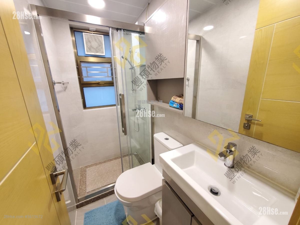 Village Rental 3 Bedrooms , 2 Bathrooms 700 ft²