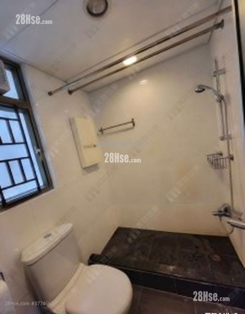 Tseung Kwan O Plaza Sell 2 Bedrooms , 1 Bathroom 453 ft²
