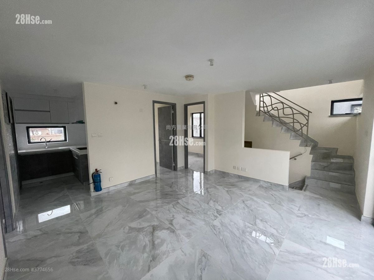 村屋 售盘 3 房 , 2 浴室 700 平方尺